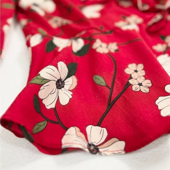 LYDELLE Floral Ruffle Wrap Top Dogwood Blossoms Office Contemporary Size Medium - Picture 5 of 12
